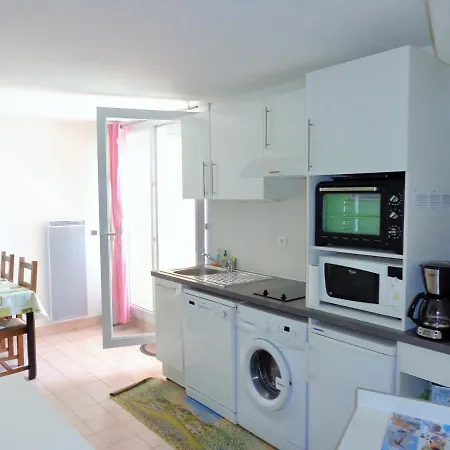 Appartamento Studio Avec Climatisation, Pkg, Piscine, Plage Direct *